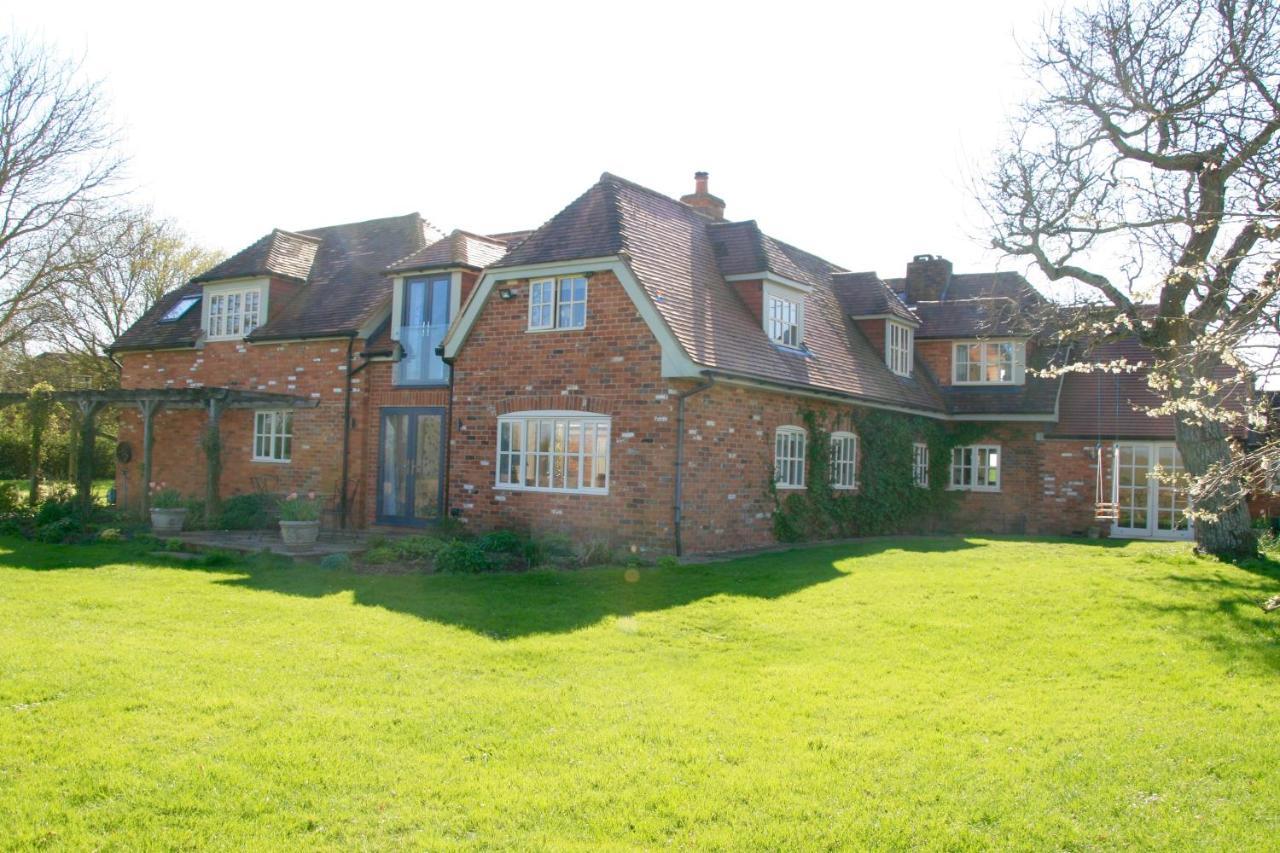 Thatched Cottage Hungerford Exterior photo